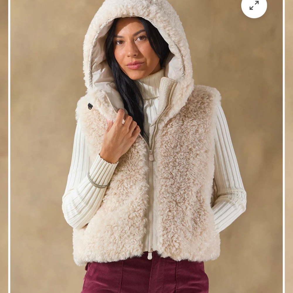 Sundance save the duck faux fur vest. Never been worn .